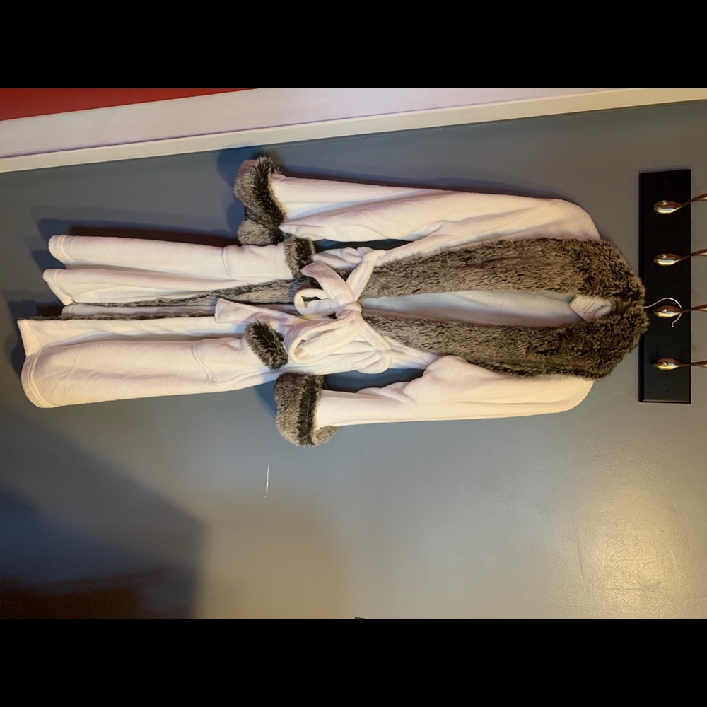 Pottery barn faux fur robe